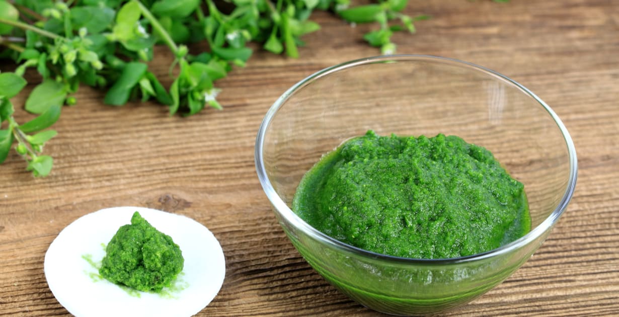Mouron : l'herbe comestible qui soutient la santé intestinale, cutanée et immunitaire